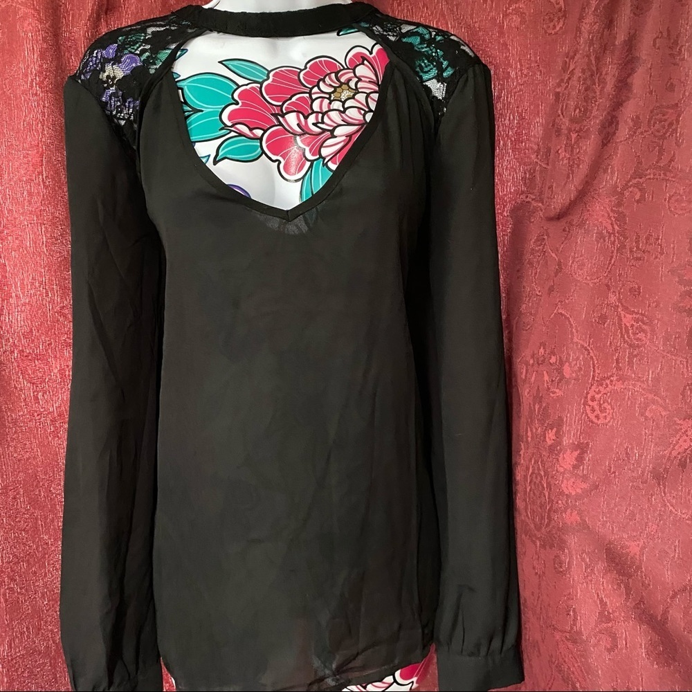 Miss Lili Black V Neck Lace Trim Long Sleeve Top